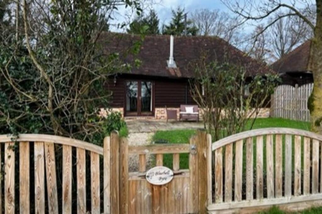 Charming Picturesque Cottage - Nr Tenterden & Rye, Pets Welcomed Rolvenden Kültér fotó